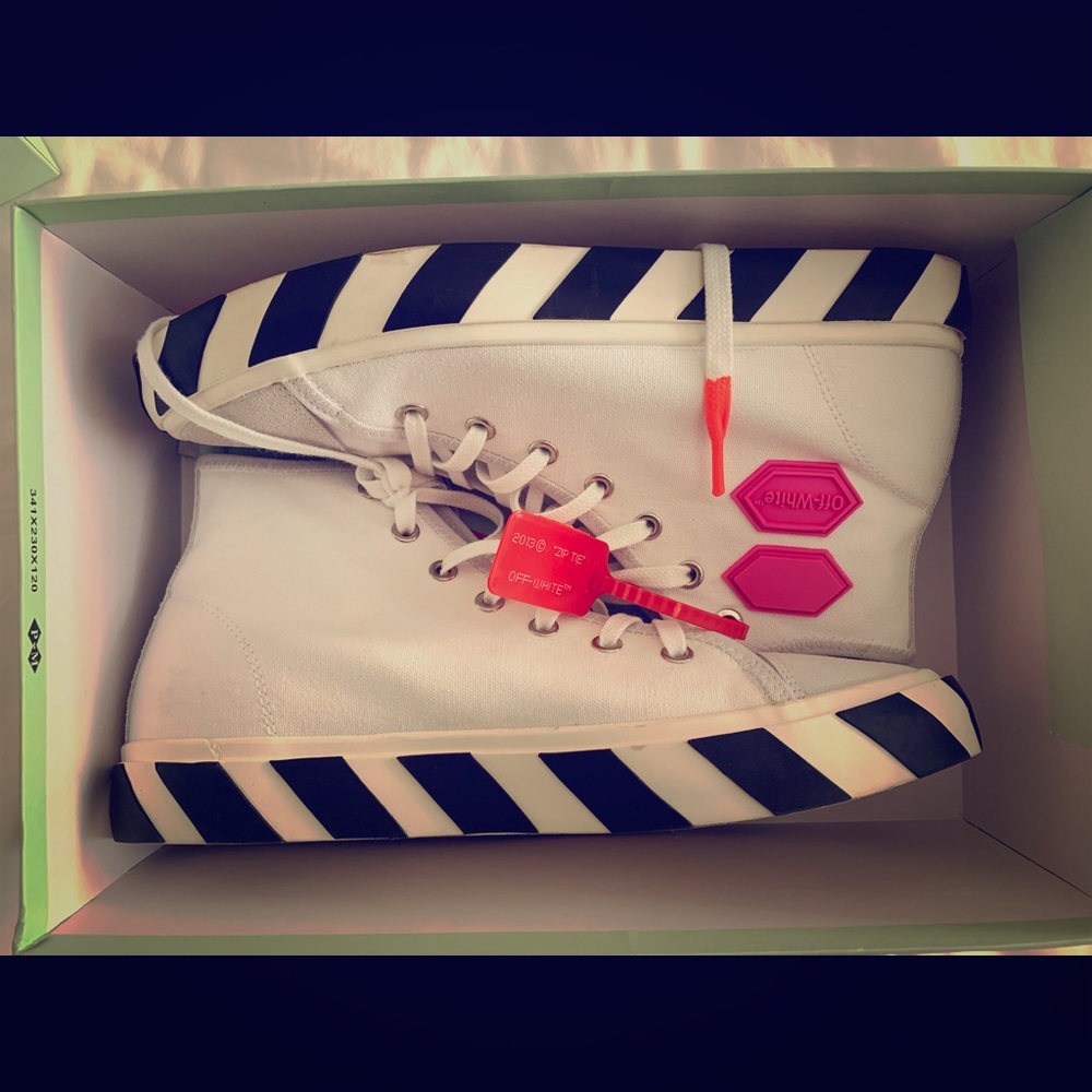 Off - White Vulcan
